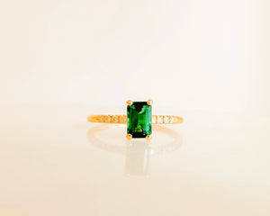 SMALL COCKTAIL RING